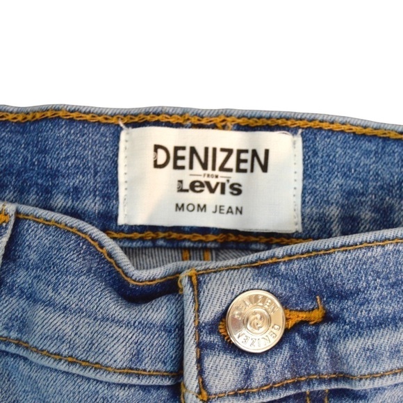 Levi’s Denizen High Rise Distressed Light Wash Mom Jeans - Size 9/29 - Picture 3 of 9
